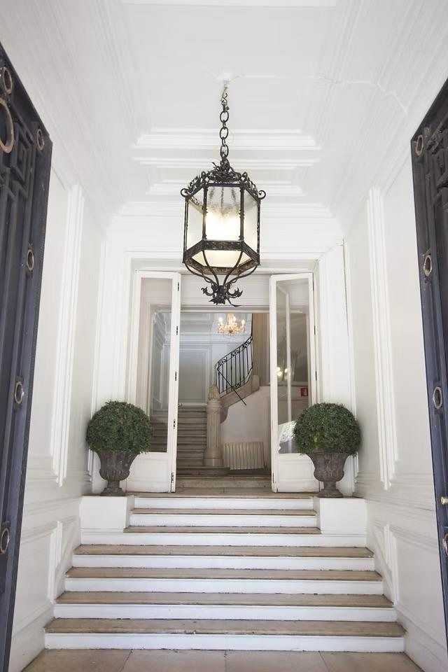 Entrada del Palacio de Santa Bárbara